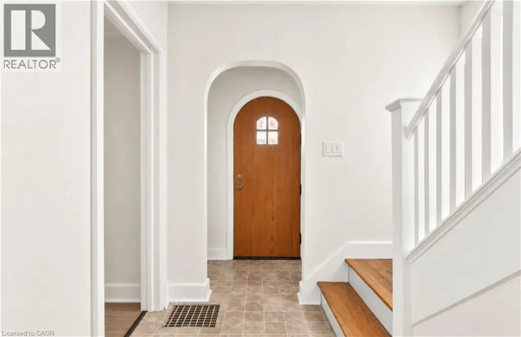 70 JACKSON Avenue — photo 4 of 22