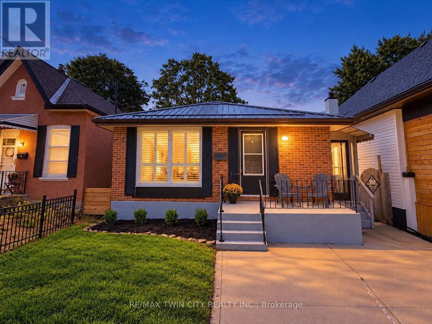 16 BURWELL STREET — photo 1 of 39