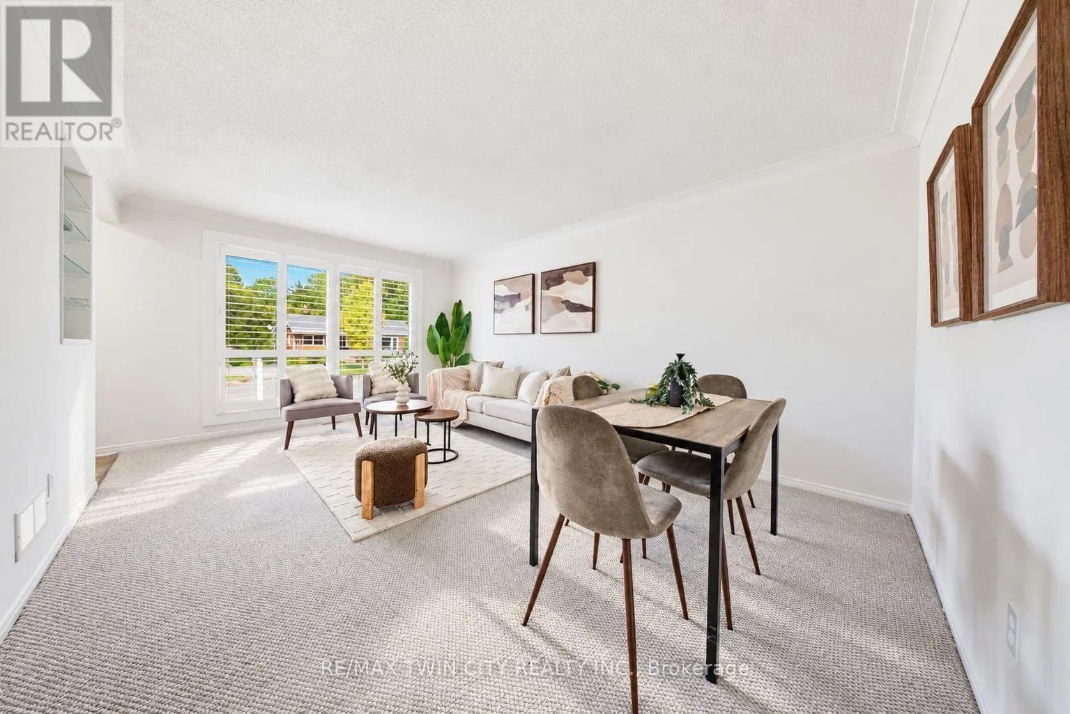 16 BURWELL STREET — photo 4 of 39