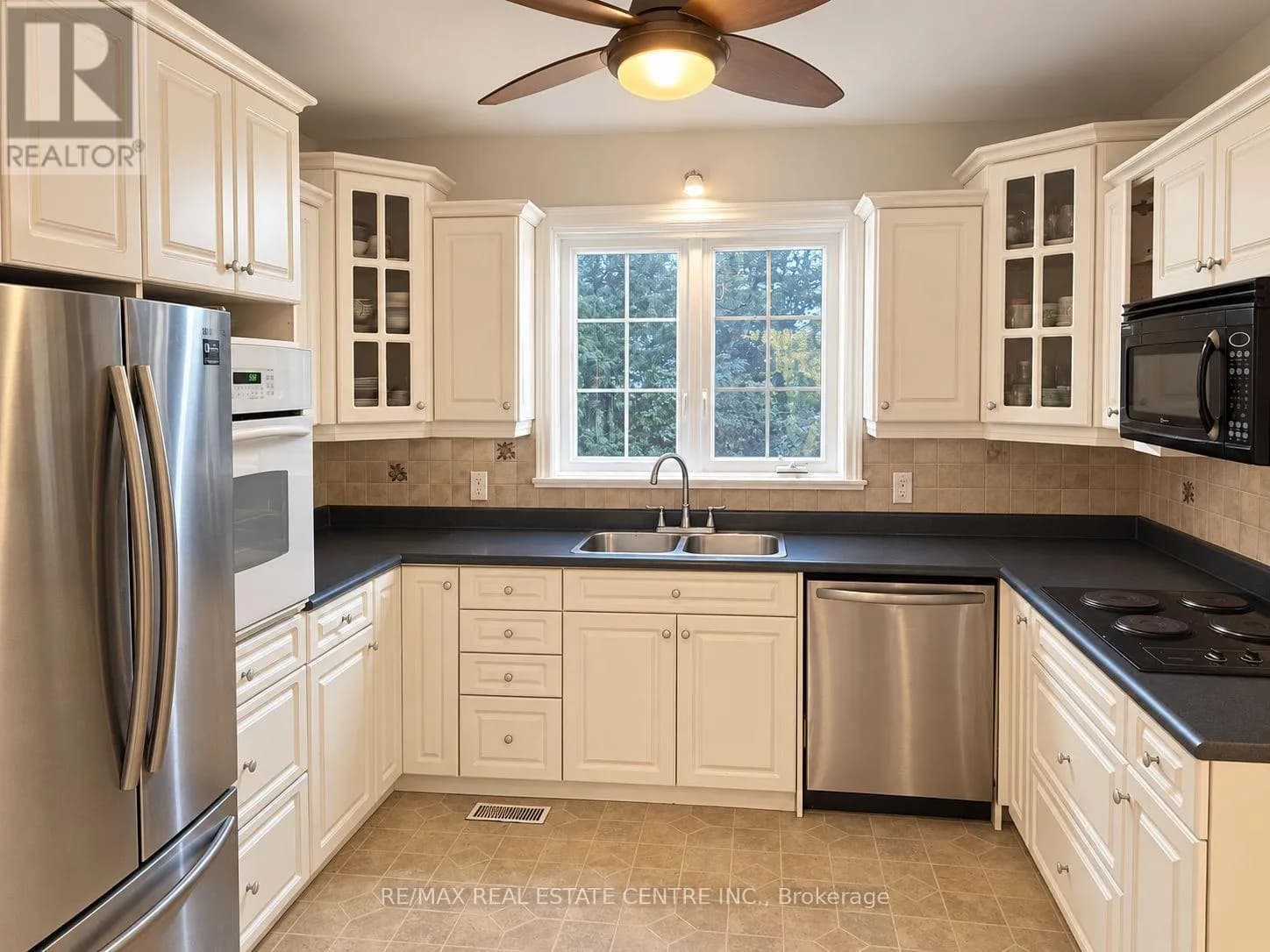 70 JACKSON AVENUE — photo 4 of 23