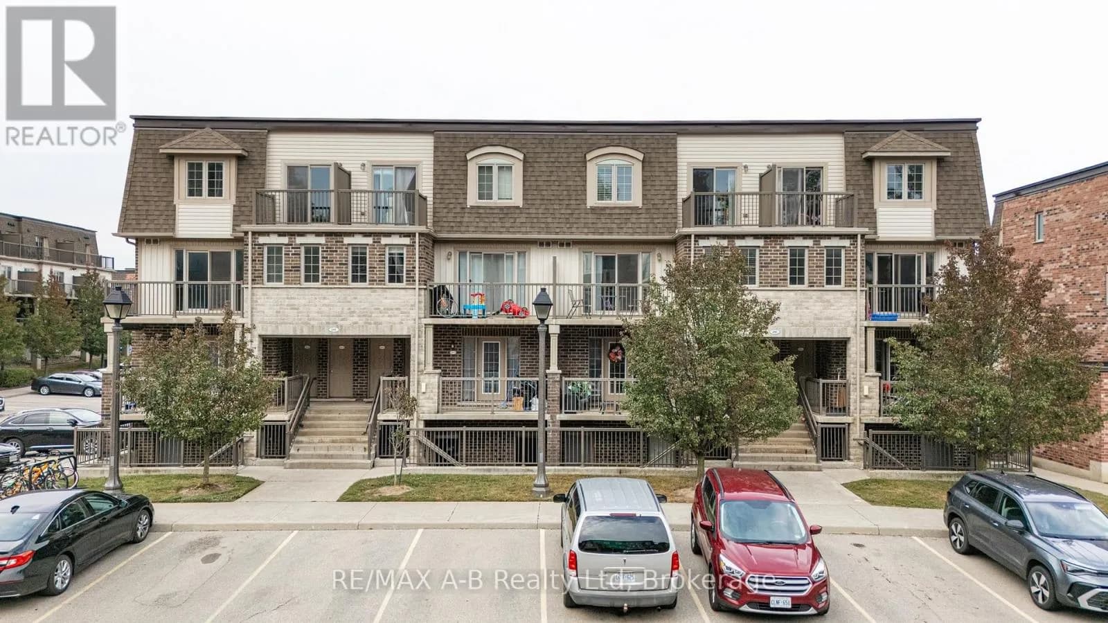 H - 242 RACHEL CRESCENT — photo 1 of 32