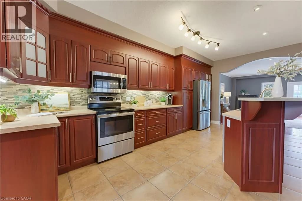 240 WOODHAVEN Road Unit# A — photo 5 of 40