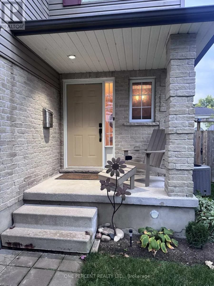 459 ALBERT STREET — photo 4 of 27