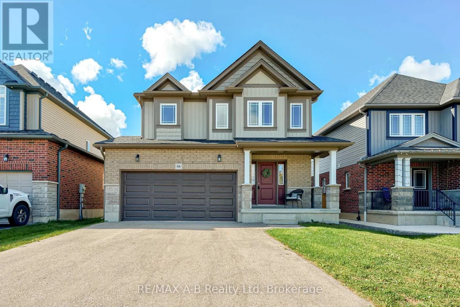 88 DAVIDSON DRIVE — photo 1 of 44