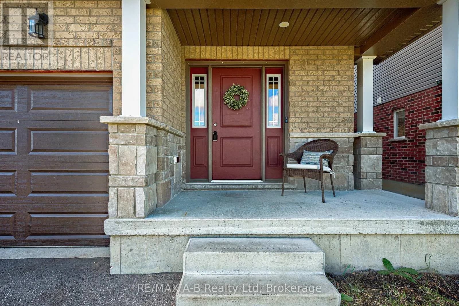 88 DAVIDSON DRIVE — photo 5 of 44