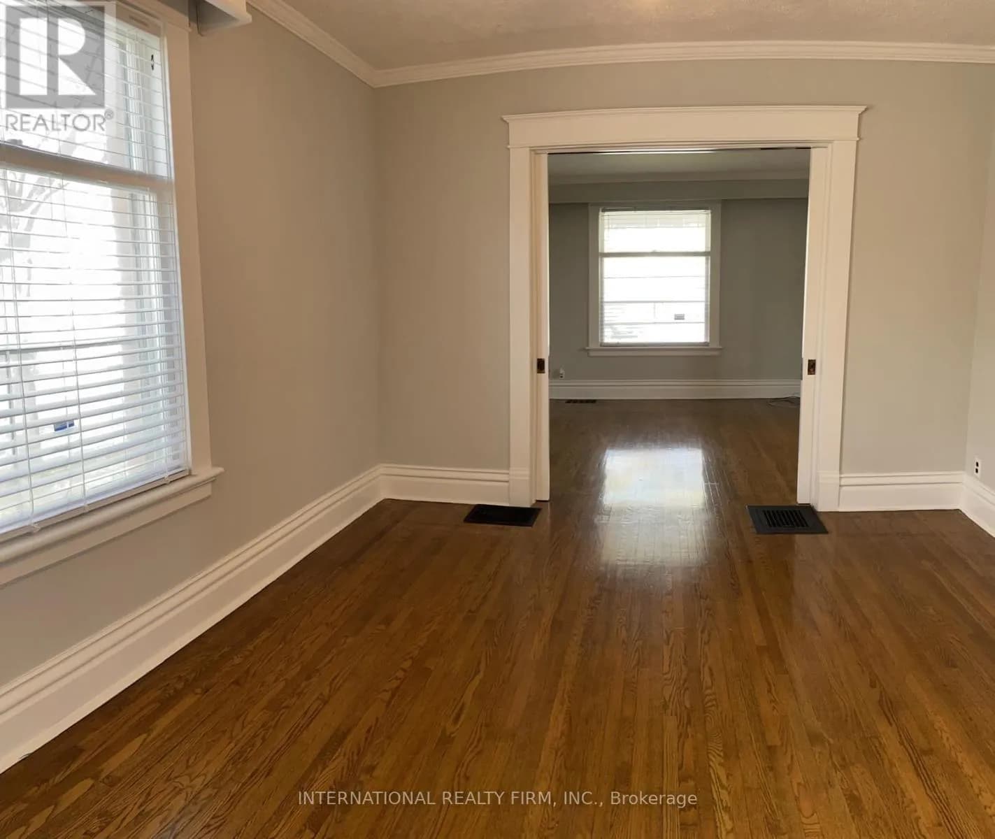 120 ST ANDREWS STREET — photo 4 of 17