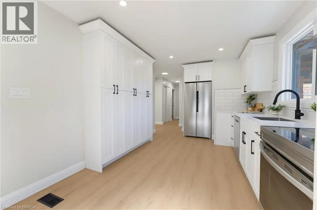 115 EVELYN Street — photo 5 of 25
