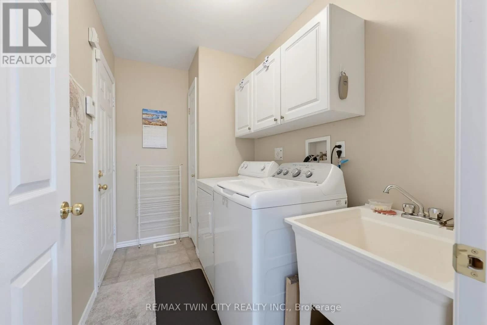 9 - 73 MORTON AVENUE W — photo 4 of 29