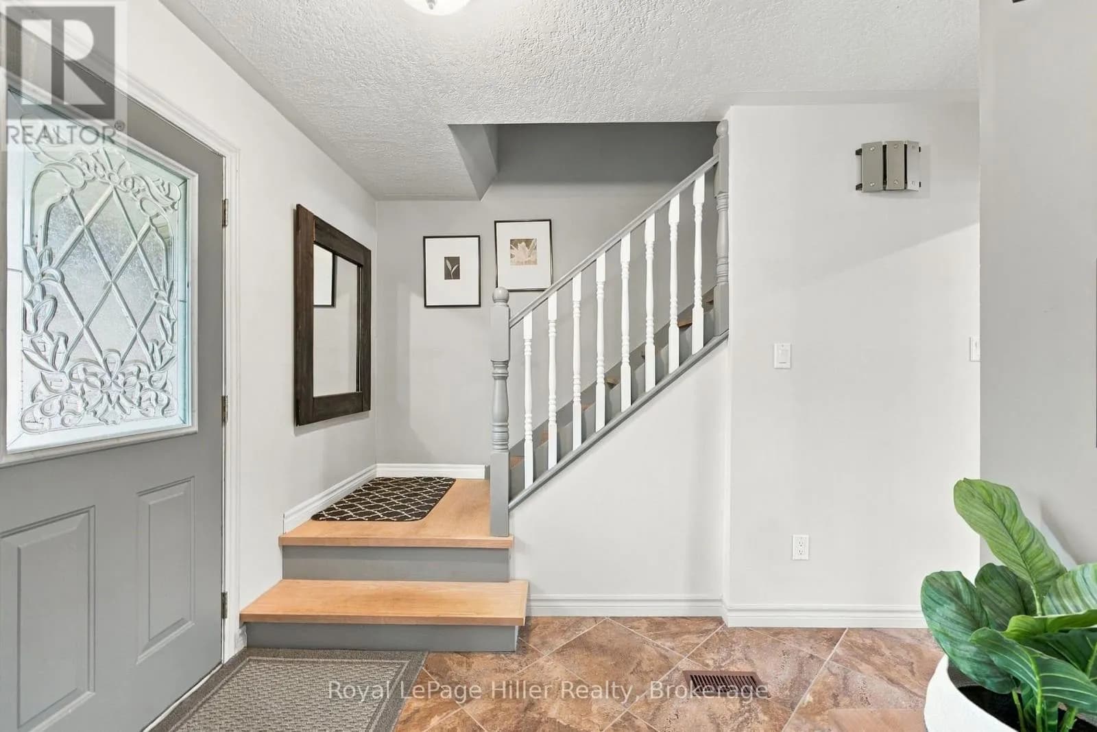 133 BRAEMAR CRESCENT — photo 4 of 50