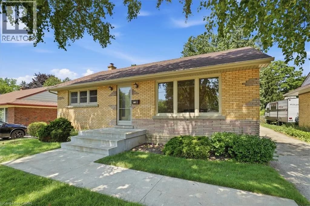 184 MURDOCK Avenue — photo 1 of 42