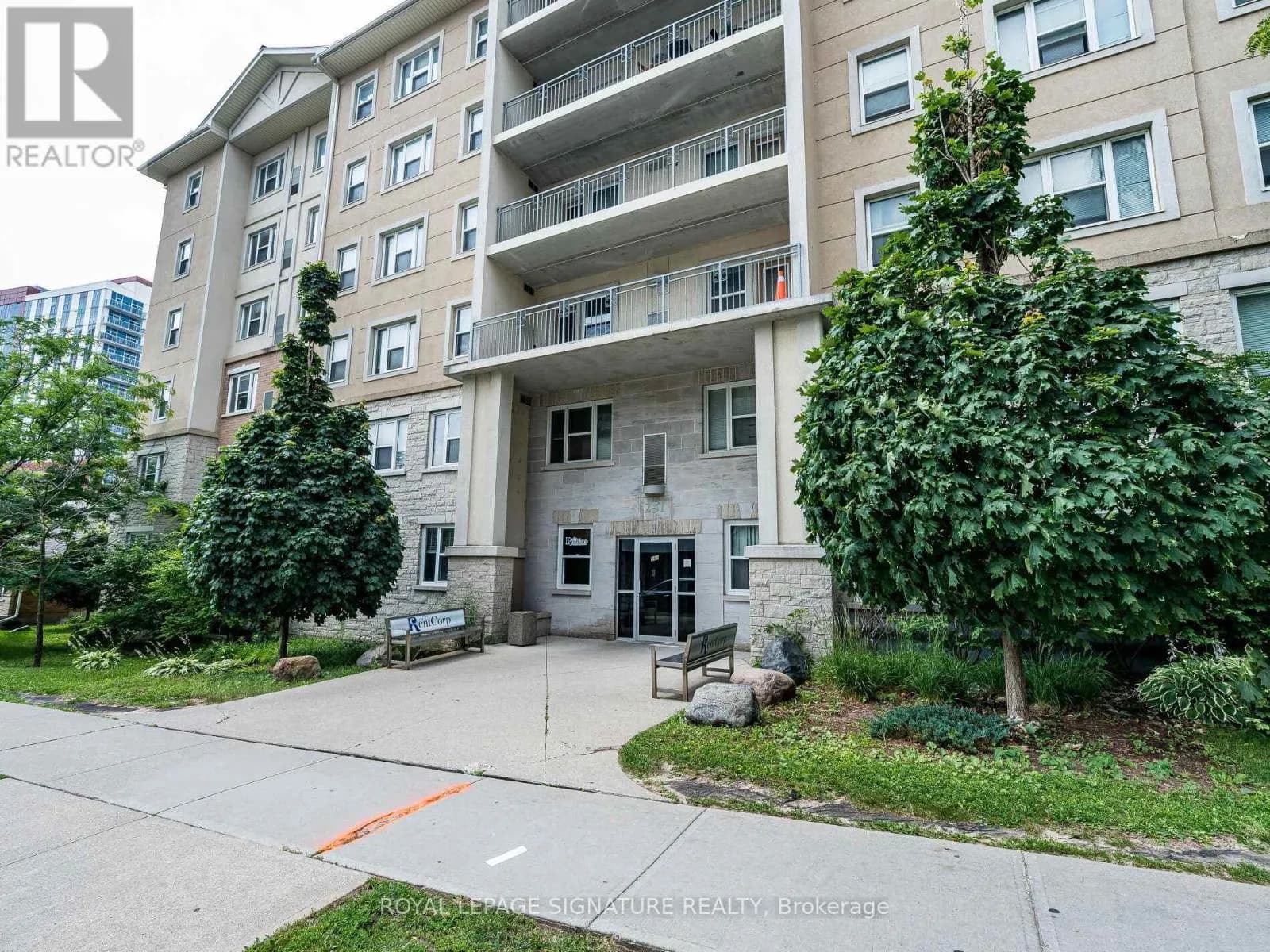 206 - 251 LESTER STREET — photo 2 of 36