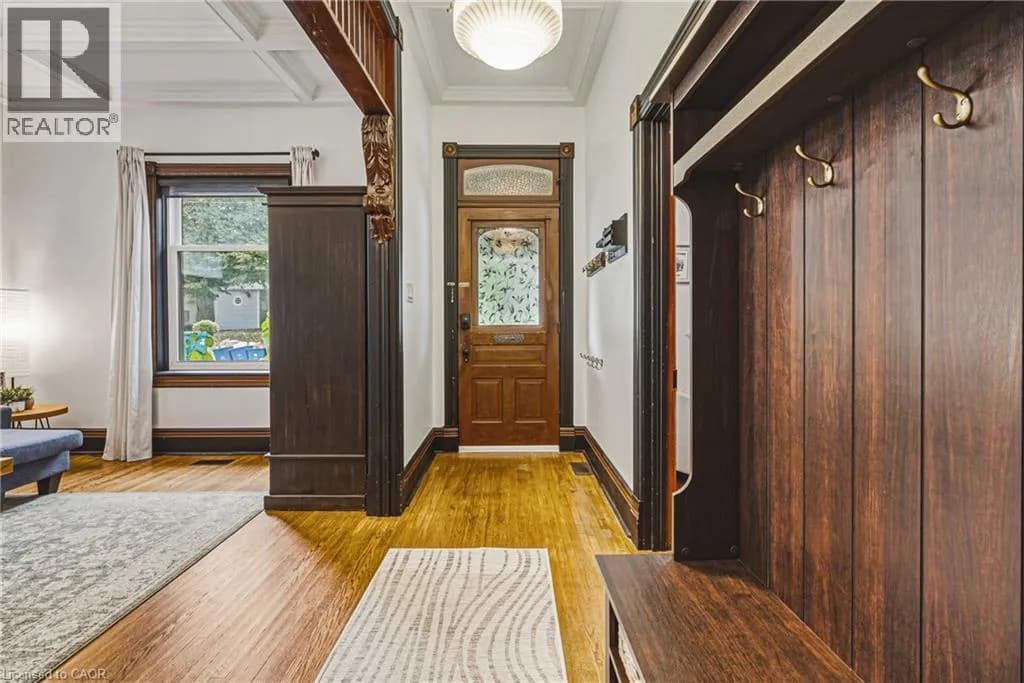 103 COURTNEY Street — photo 5 of 46