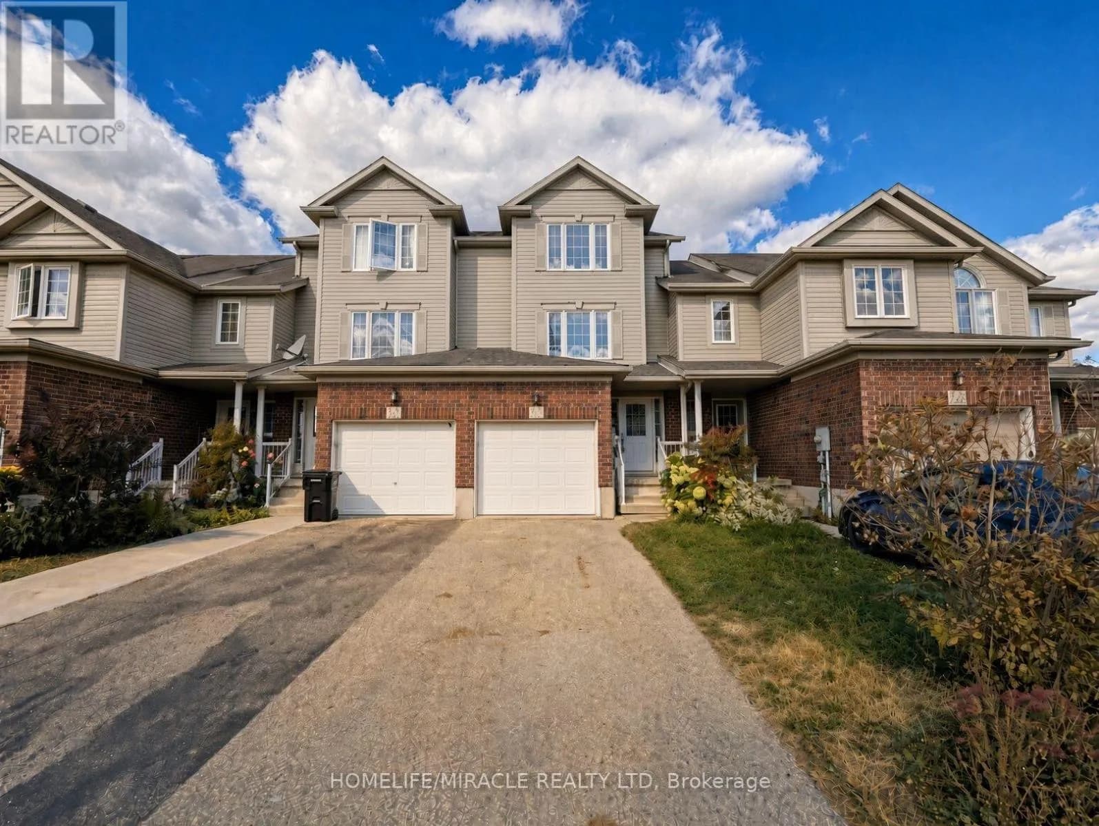 250 PARKVALE DRIVE — photo 1 of 41