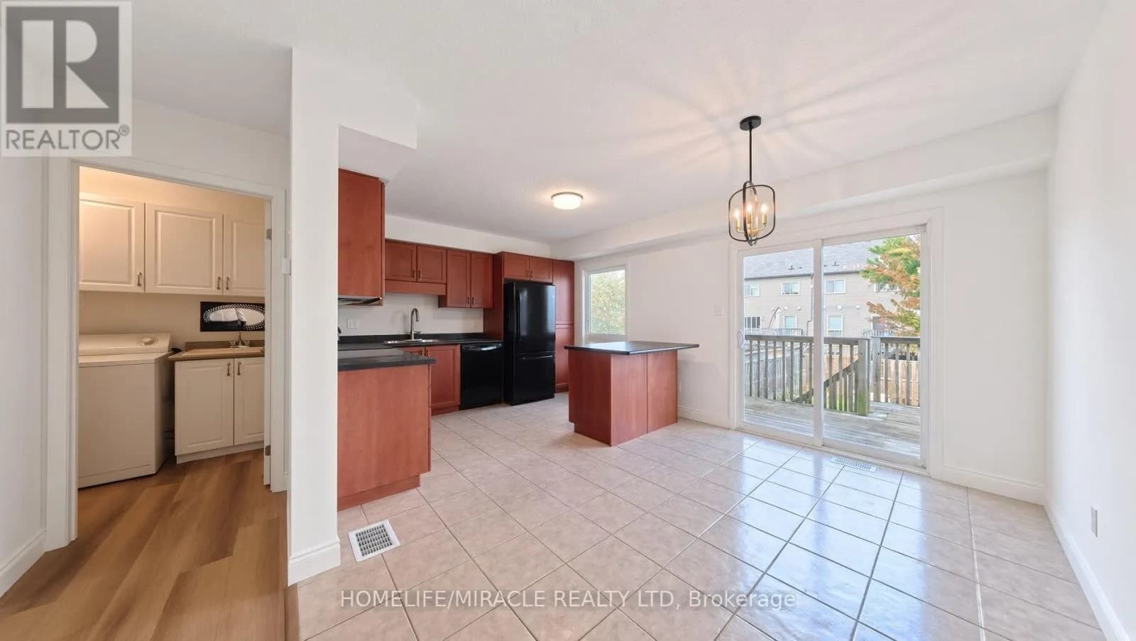 250 PARKVALE DRIVE — photo 3 of 41
