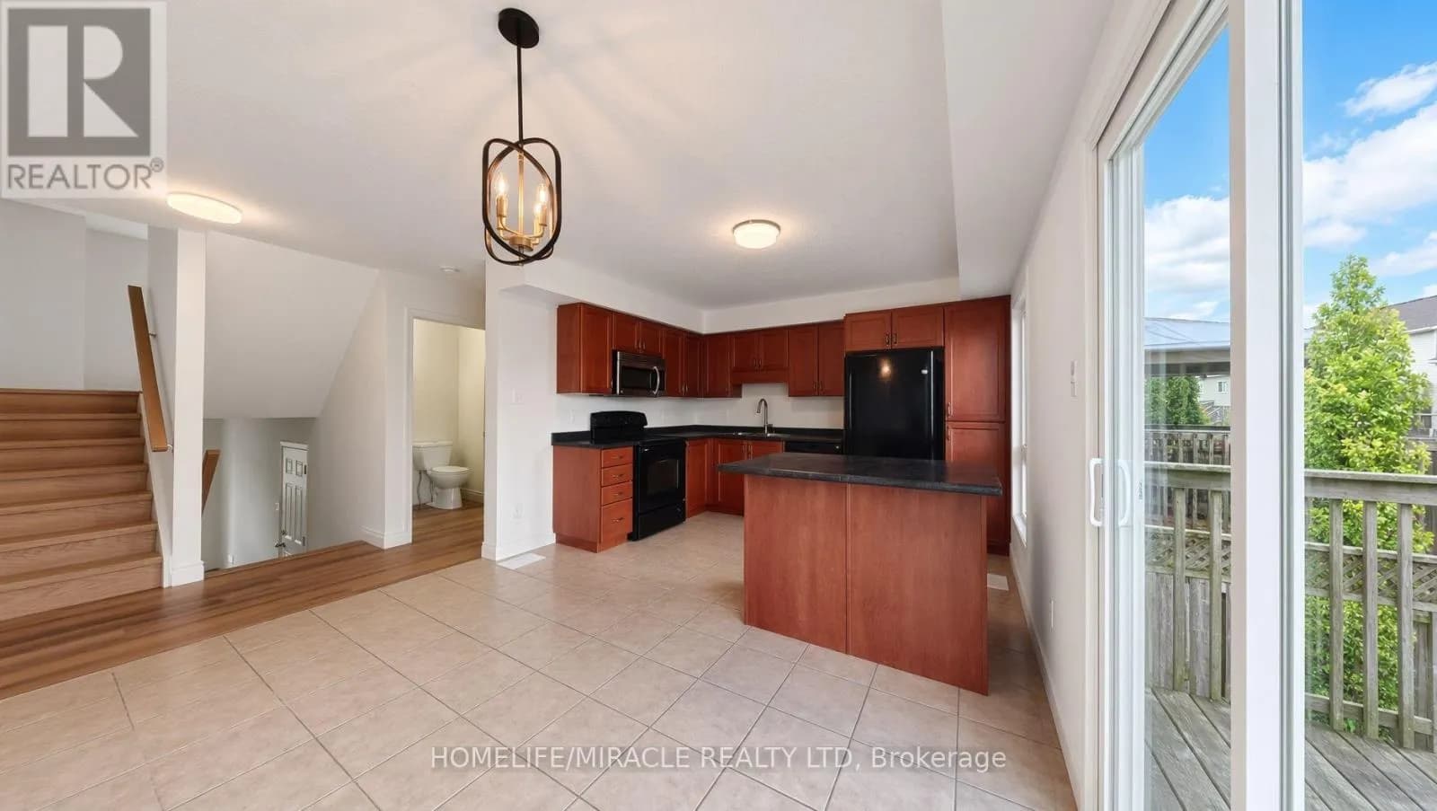 250 PARKVALE DRIVE — photo 5 of 41