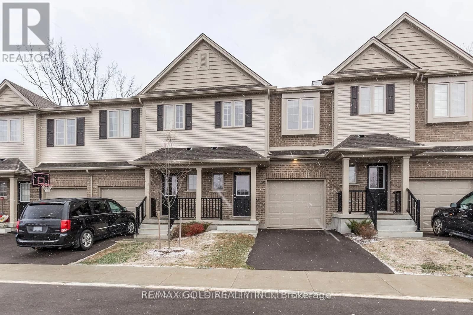 35 - 50 PINNACLE DRIVE — photo 1 of 25
