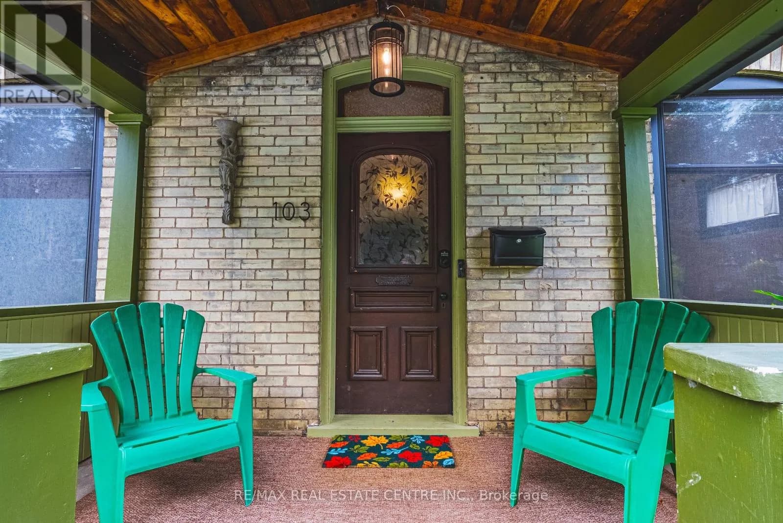 103 COURTNEY STREET — photo 4 of 48