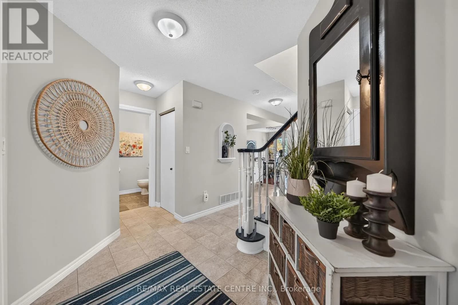 50 CALVIN COURT — photo 4 of 46