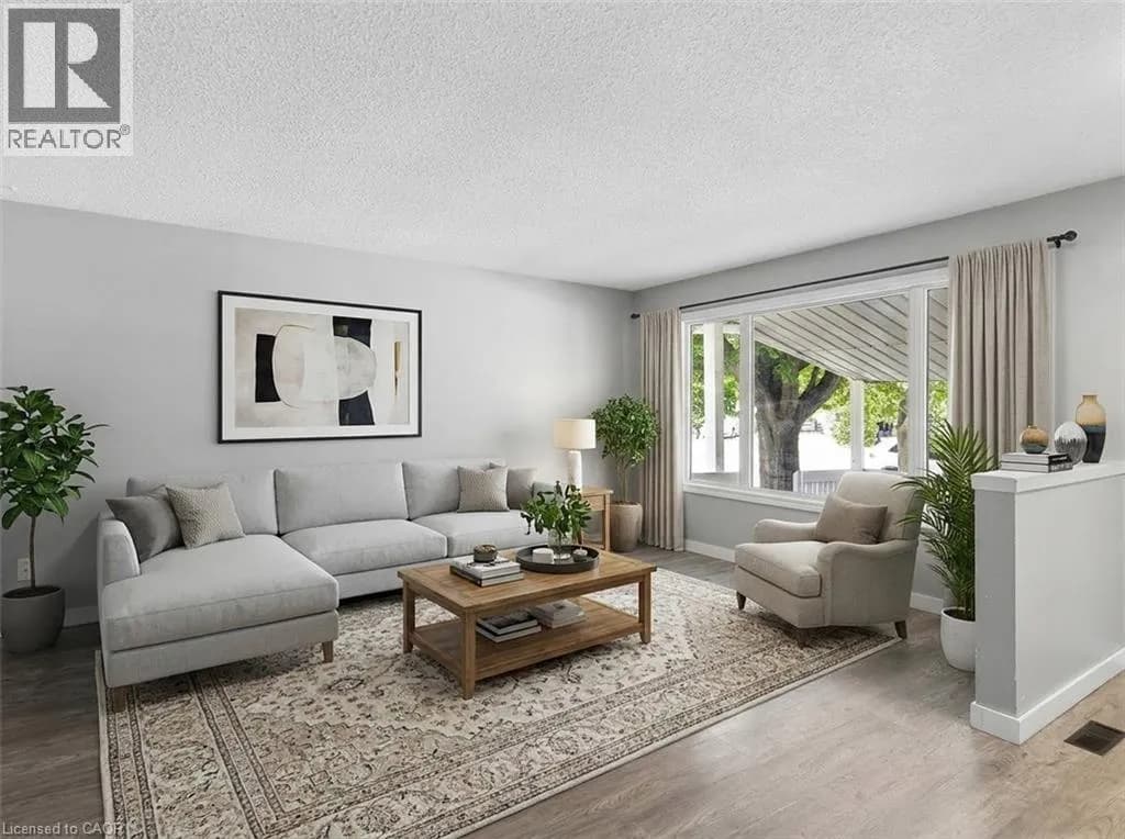 74 HELENE Crescent — photo 3 of 27