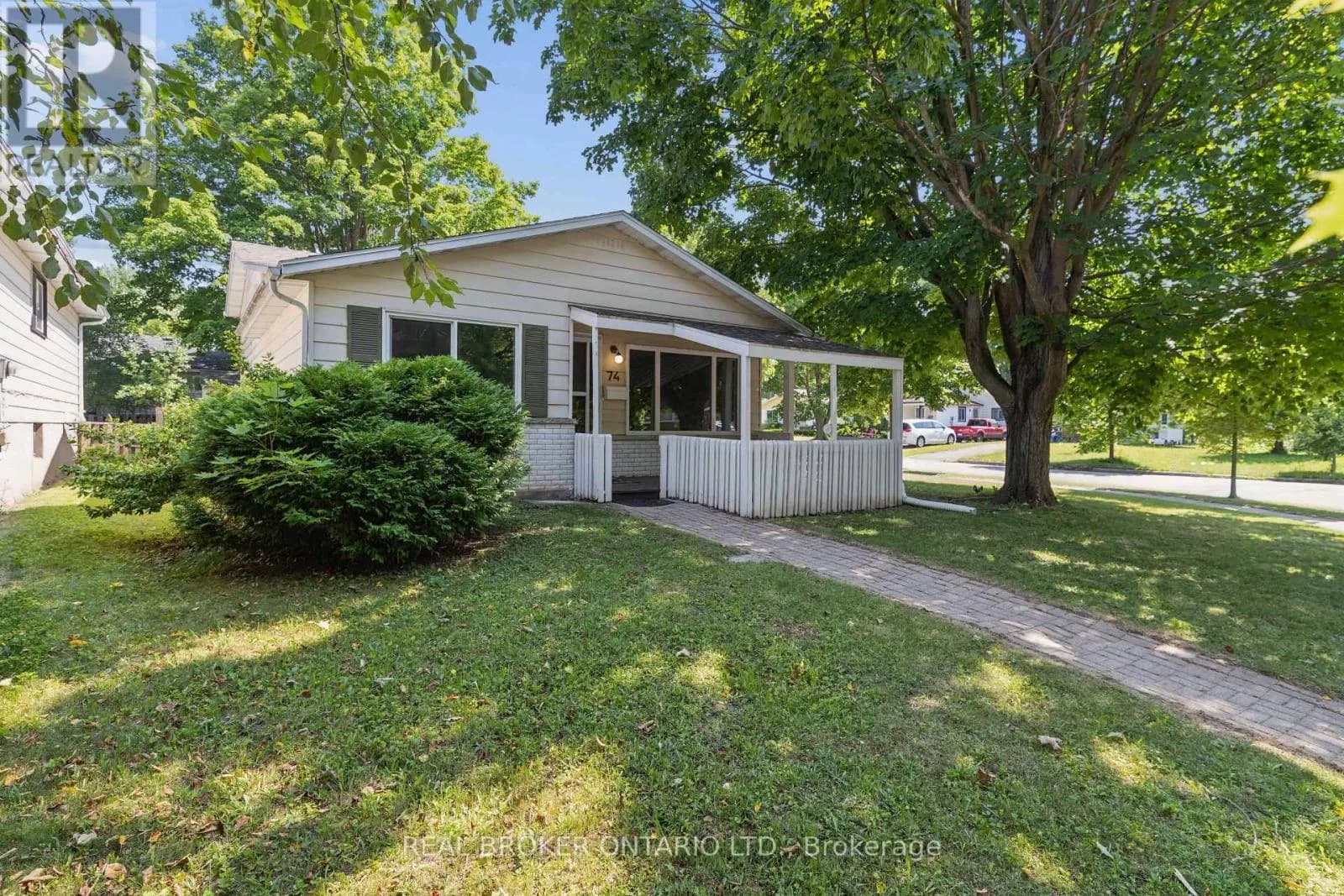 74 HELENE CRESCENT — photo 4 of 32