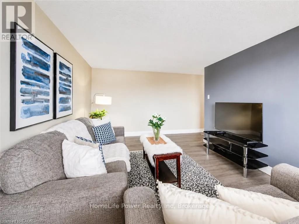 303 - 4 AVALON PLACE — photo 5 of 24