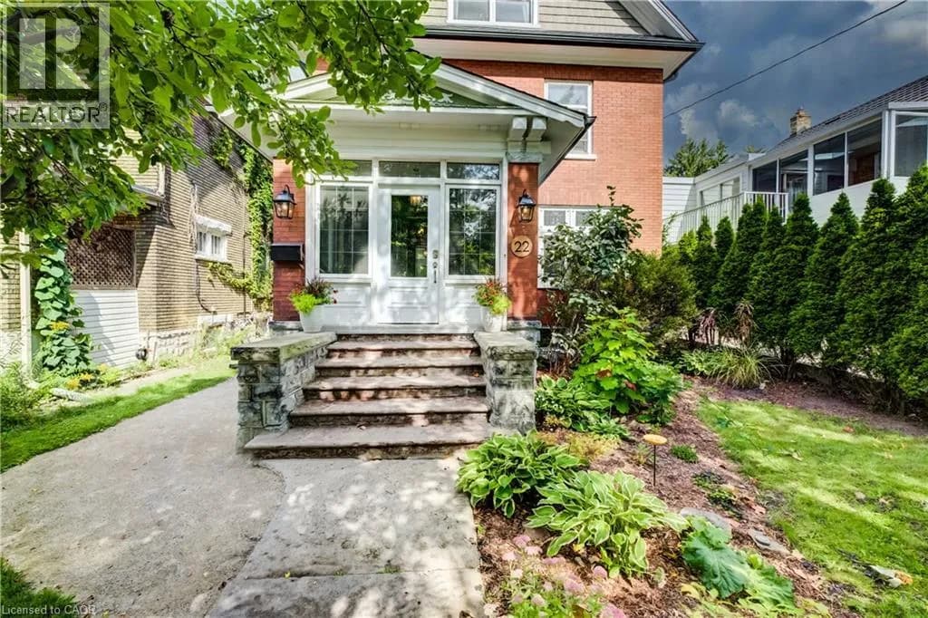 22 MAYNARD Avenue — photo 2 of 50
