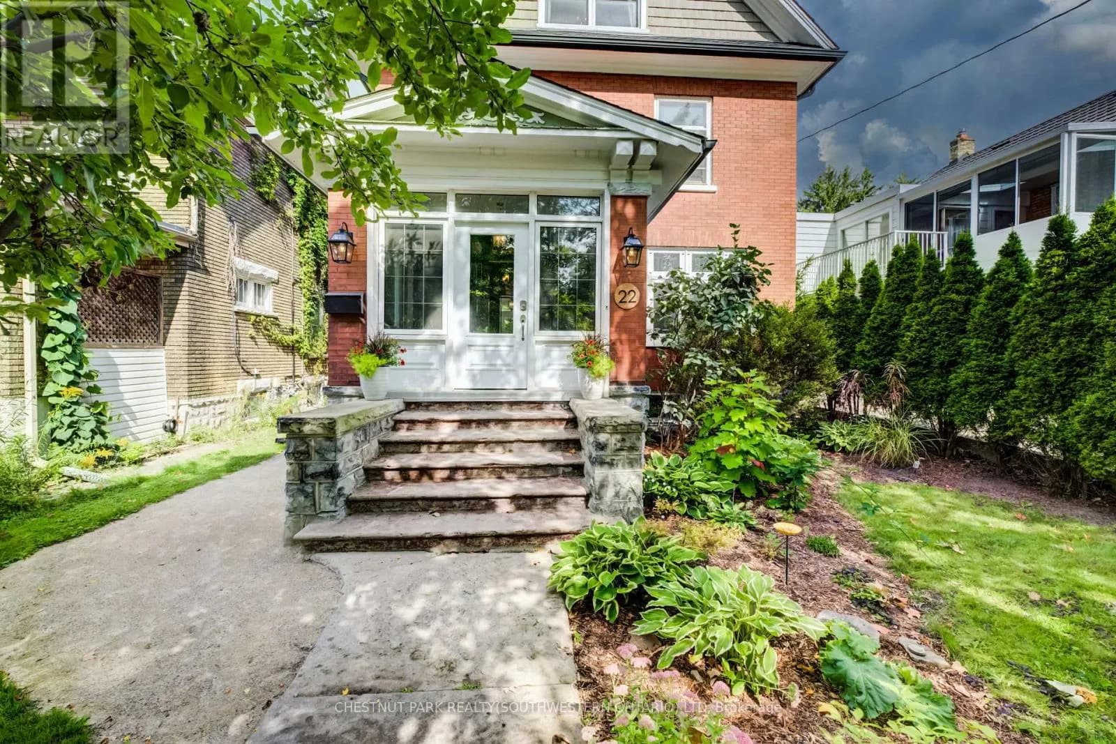 22 MAYNARD AVENUE — photo 2 of 50