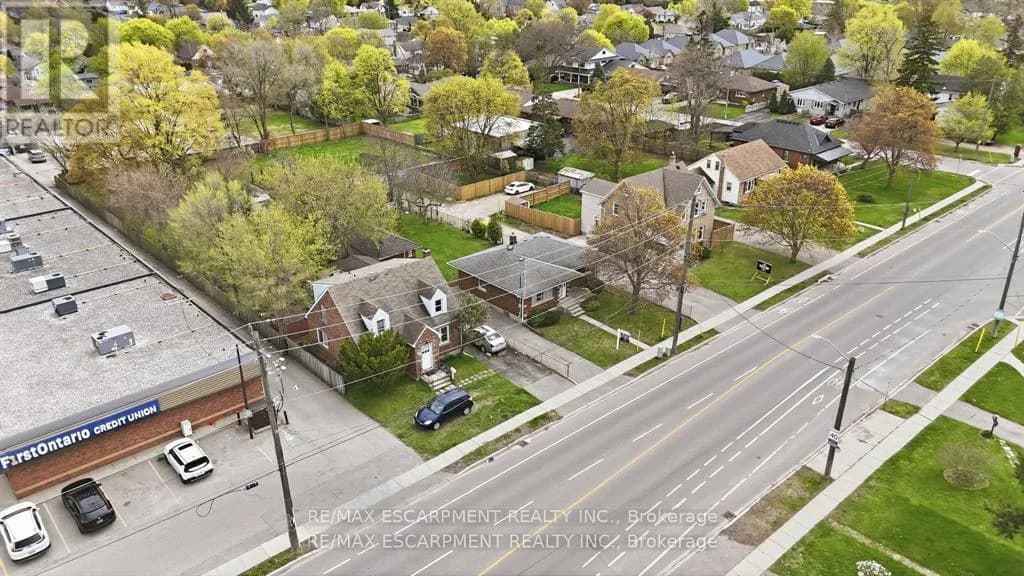 113 NORTH PARK STREET — photo 3 of 10