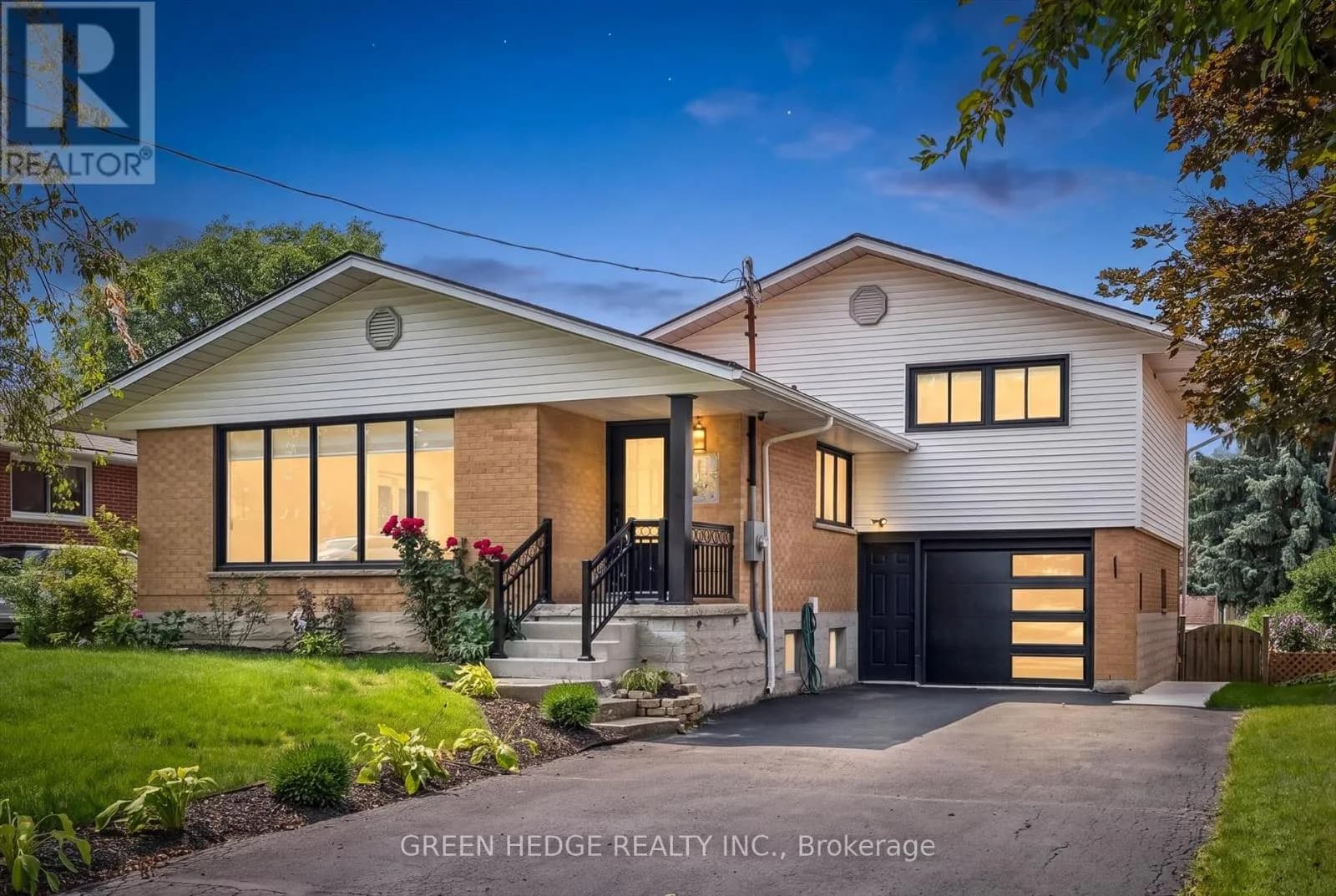 385 VILLAGE CRESCENT — photo 1 of 44