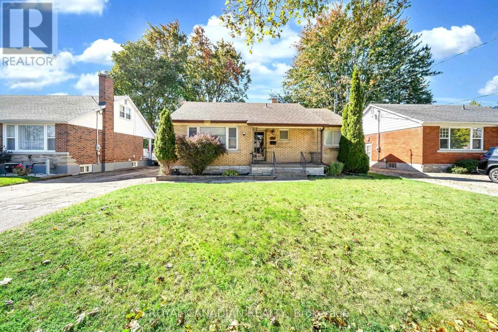457 DUMFRIES AVENUE — photo 3 of 50