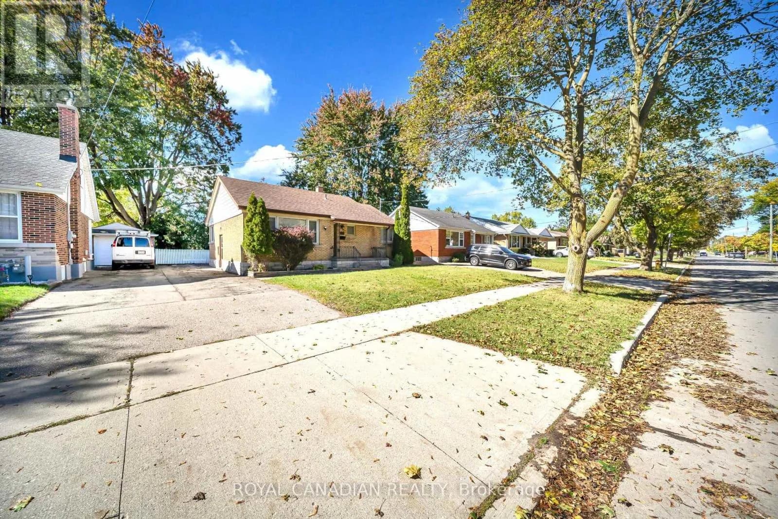 457 DUMFRIES AVENUE — photo 4 of 50