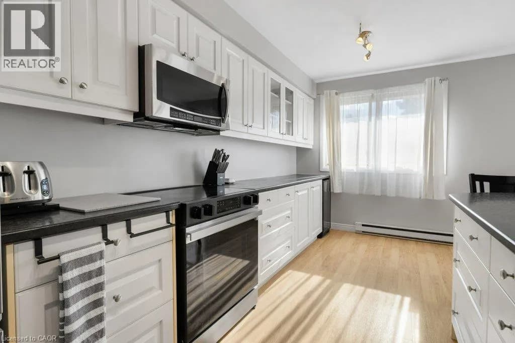 320 TRAYNOR Avenue Unit# 1 — photo 4 of 24