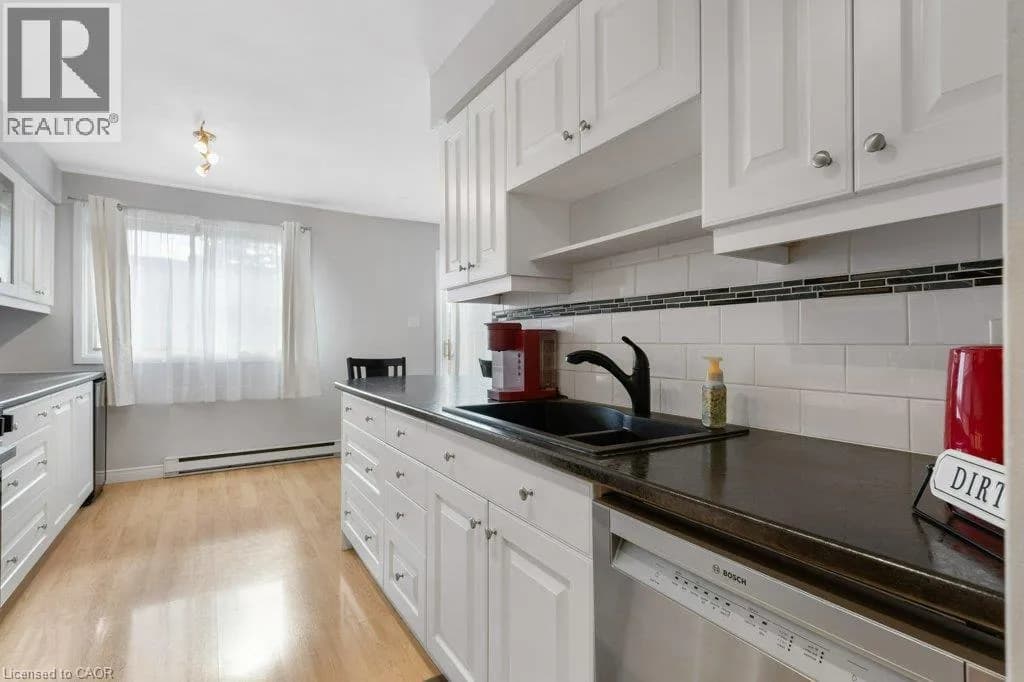 320 TRAYNOR Avenue Unit# 1 — photo 5 of 24