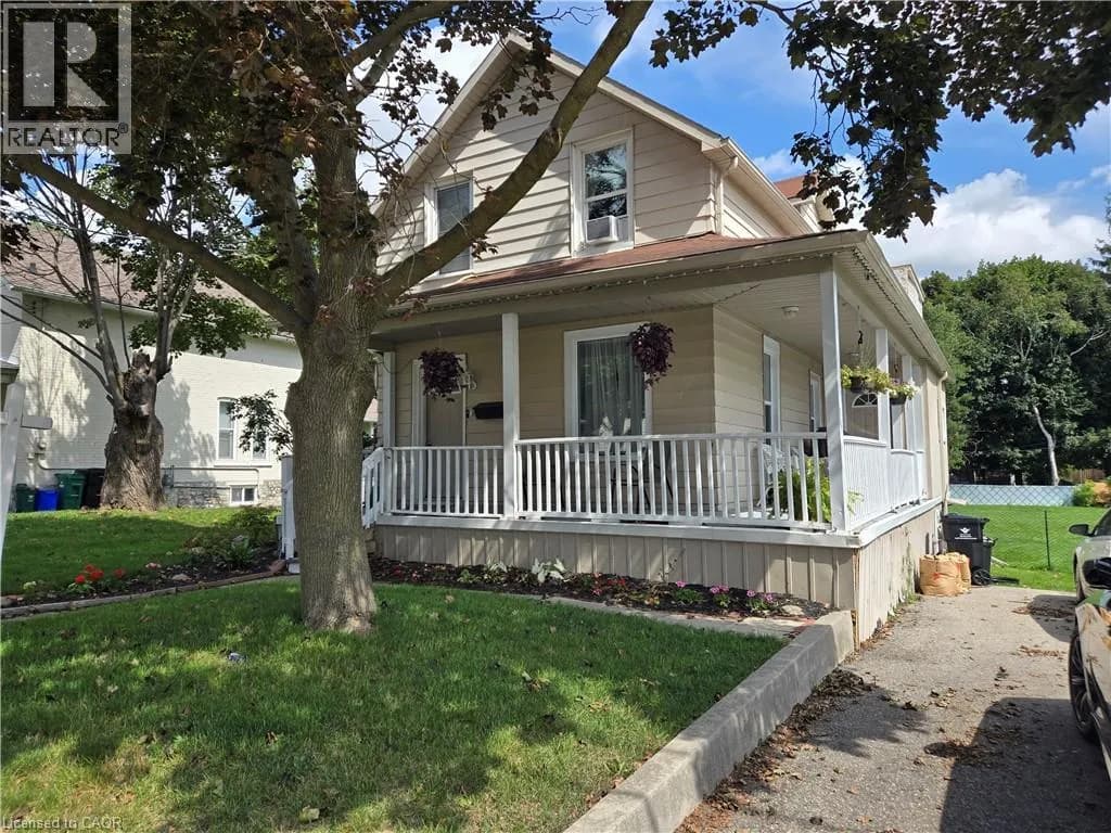 841 DUKE Street — photo 1 of 4