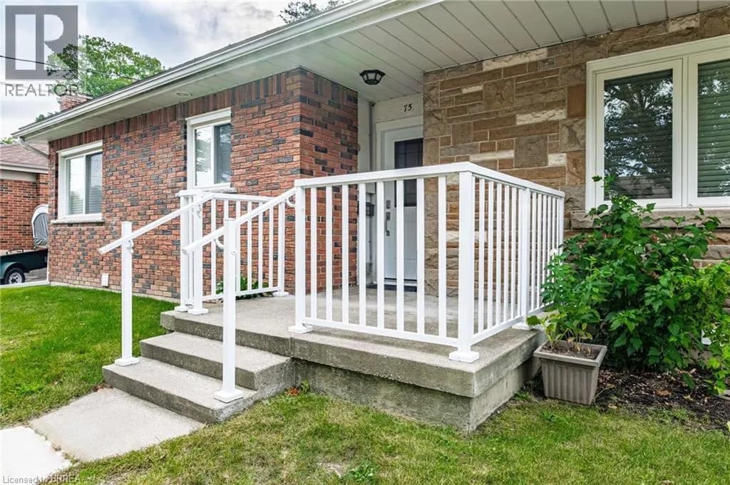 75 HENDERSON Avenue — photo 4 of 29