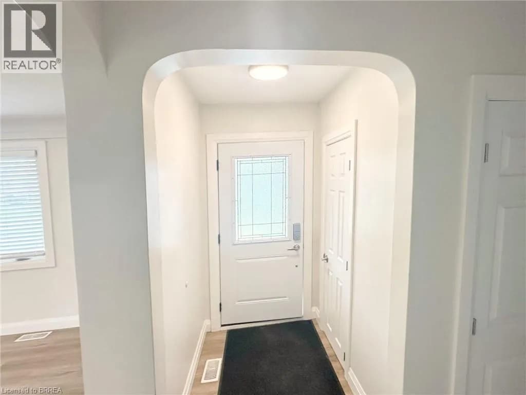 75 HENDERSON Avenue — photo 5 of 29