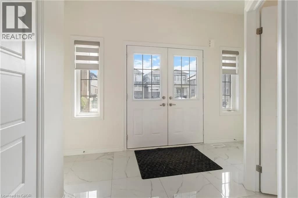 49 DENNIS Avenue — photo 3 of 32