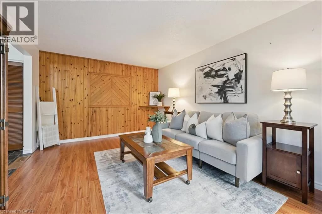 128 BRIAR KNOLL Drive — photo 4 of 44