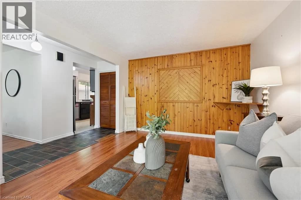128 BRIAR KNOLL Drive — photo 5 of 44