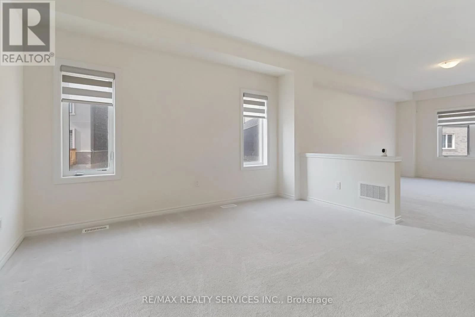 49 DENNIS AVENUE — photo 4 of 32