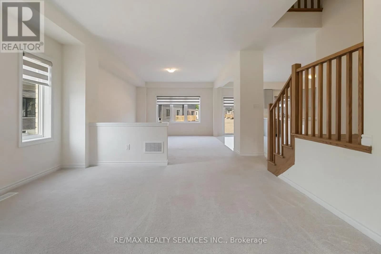 49 DENNIS AVENUE — photo 5 of 32