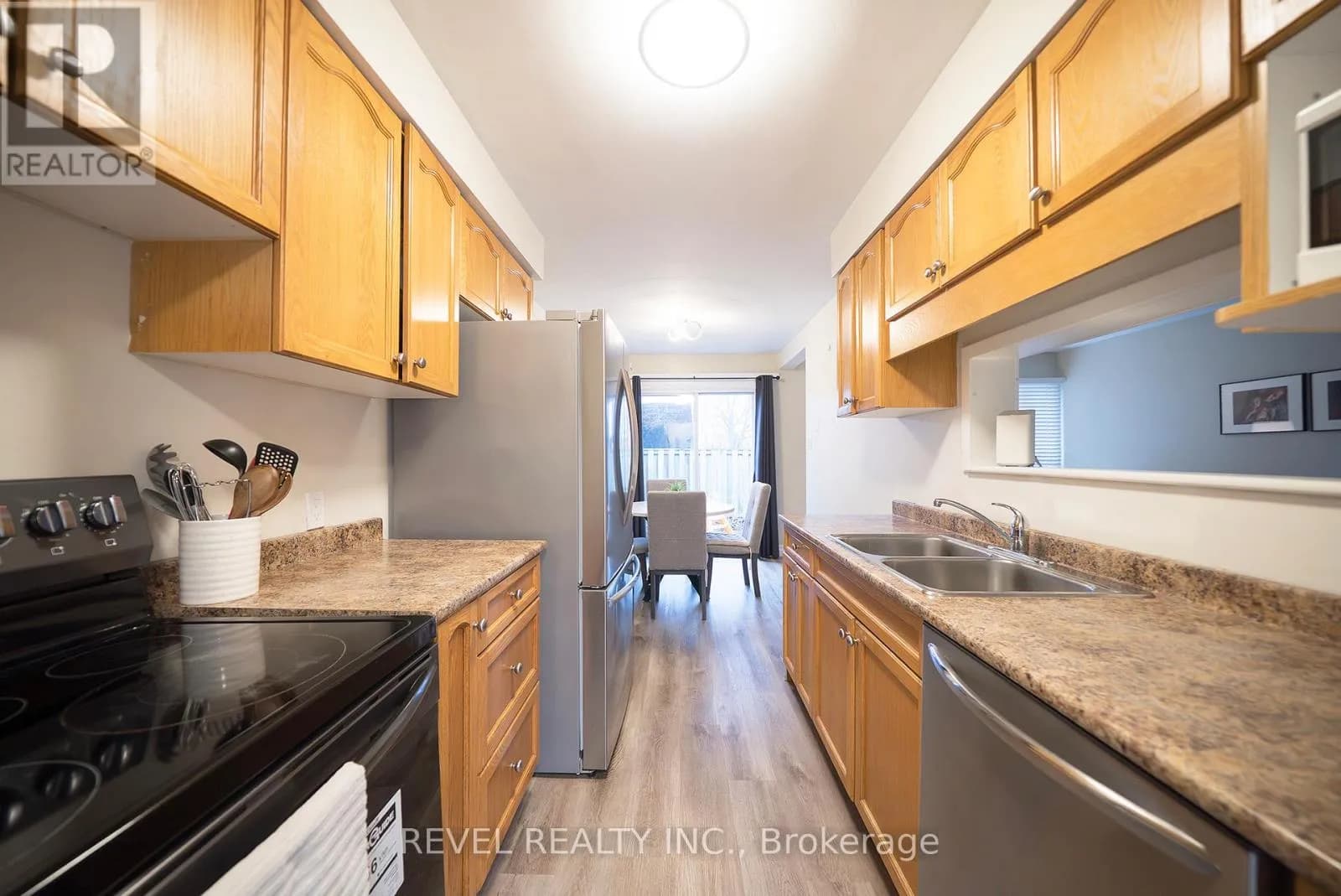 41 - 273 ELGIN STREET — photo 4 of 18