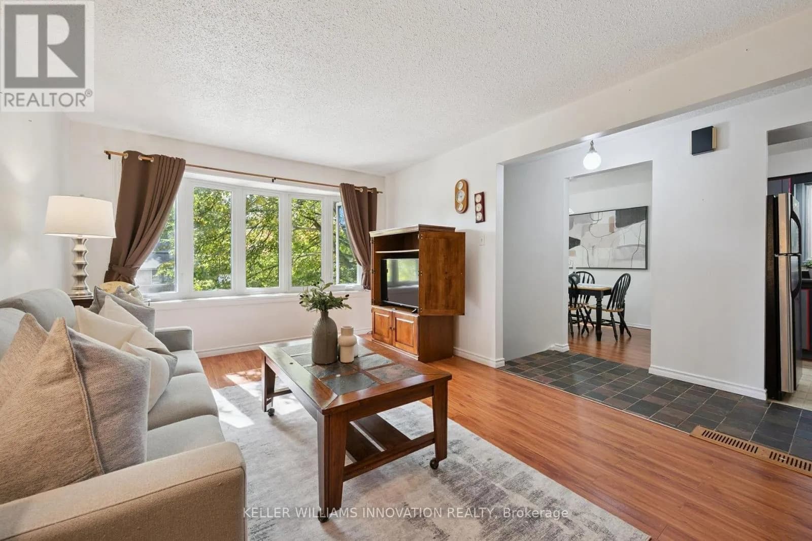 128 BRIAR KNOLL DRIVE — photo 3 of 45