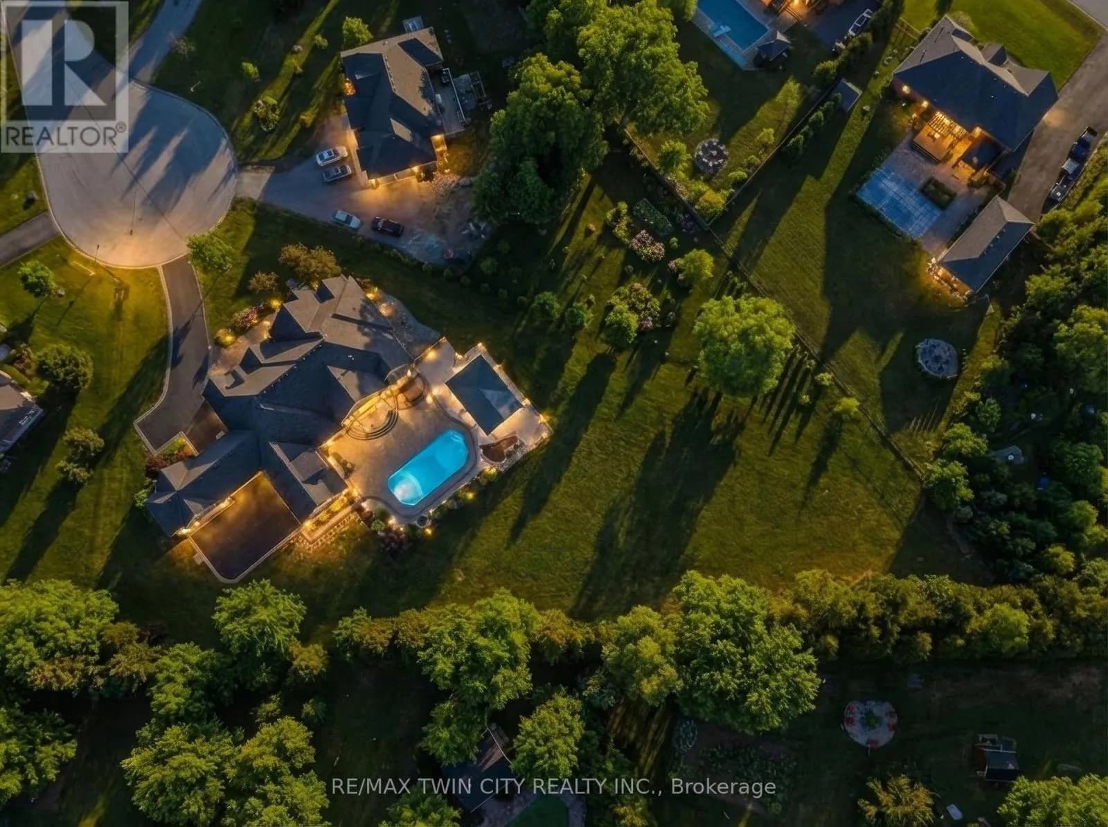 29 WALLACE COURT — photo 1 of 41