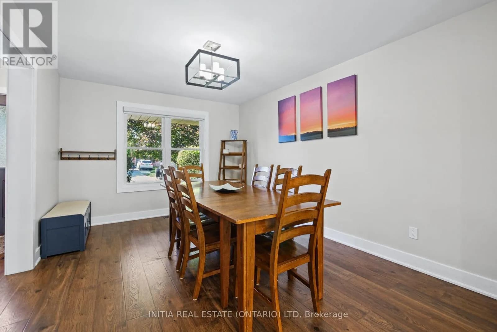 10 HANDORF DRIVE — photo 4 of 24