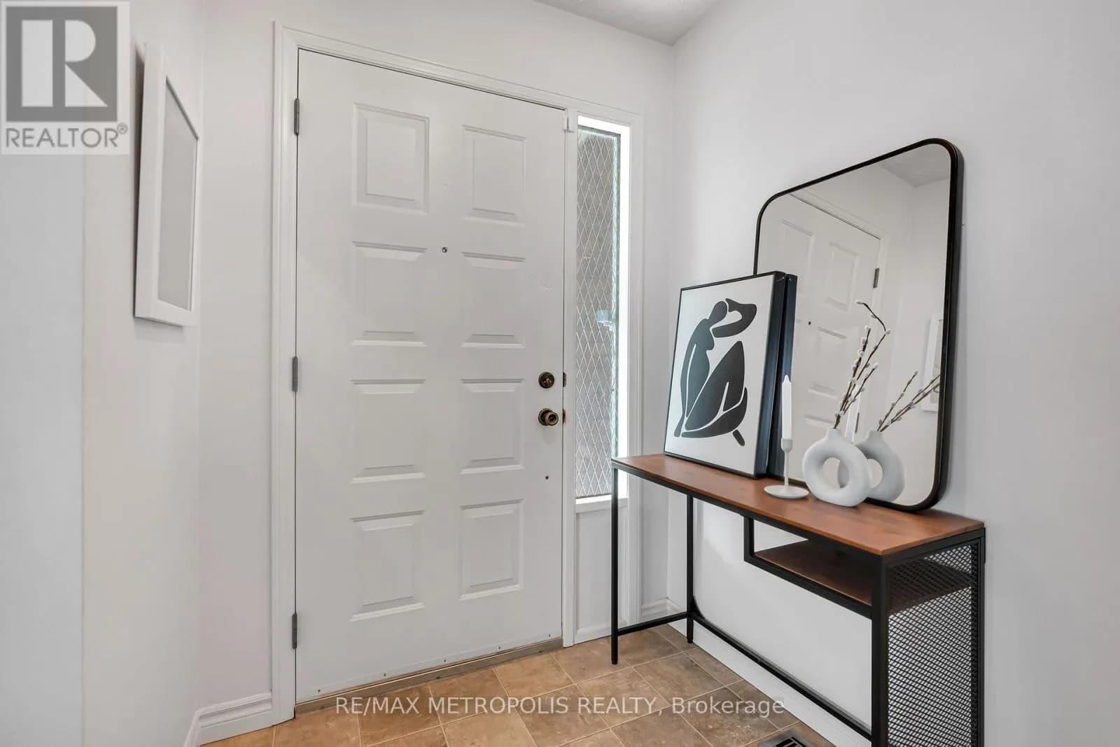598 BLACK OAK CRESCENT — photo 4 of 44