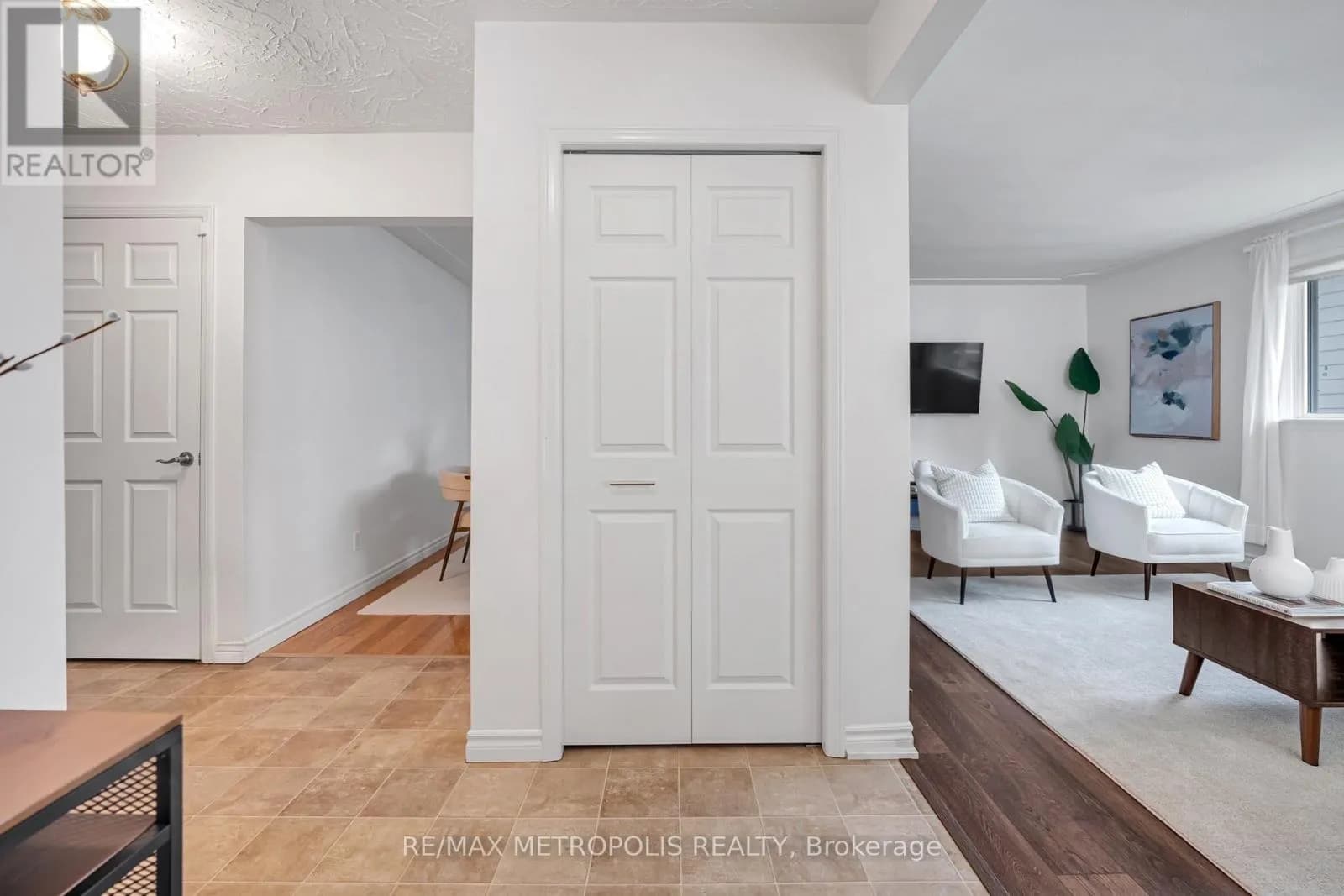598 BLACK OAK CRESCENT — photo 5 of 44