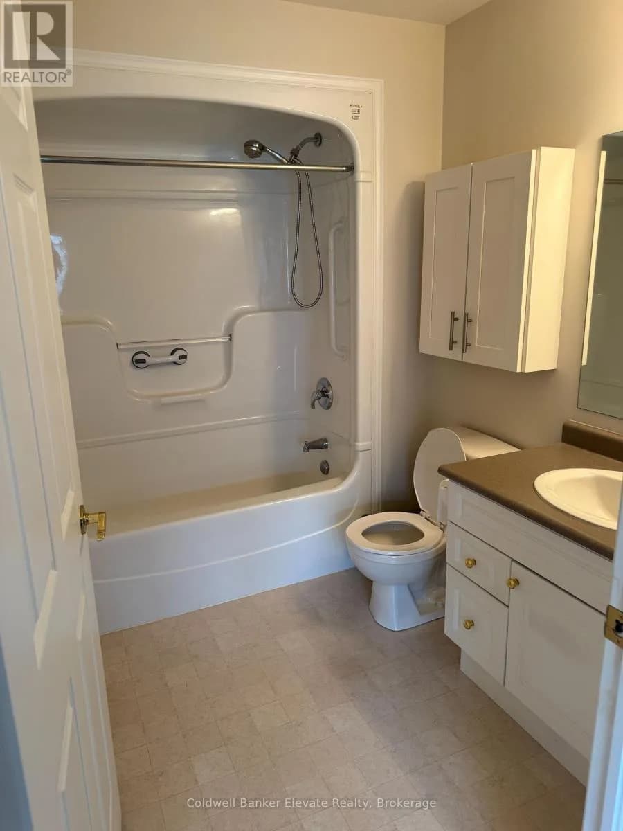 9 - 2705 KINGSWAY DRIVE — photo 4 of 9