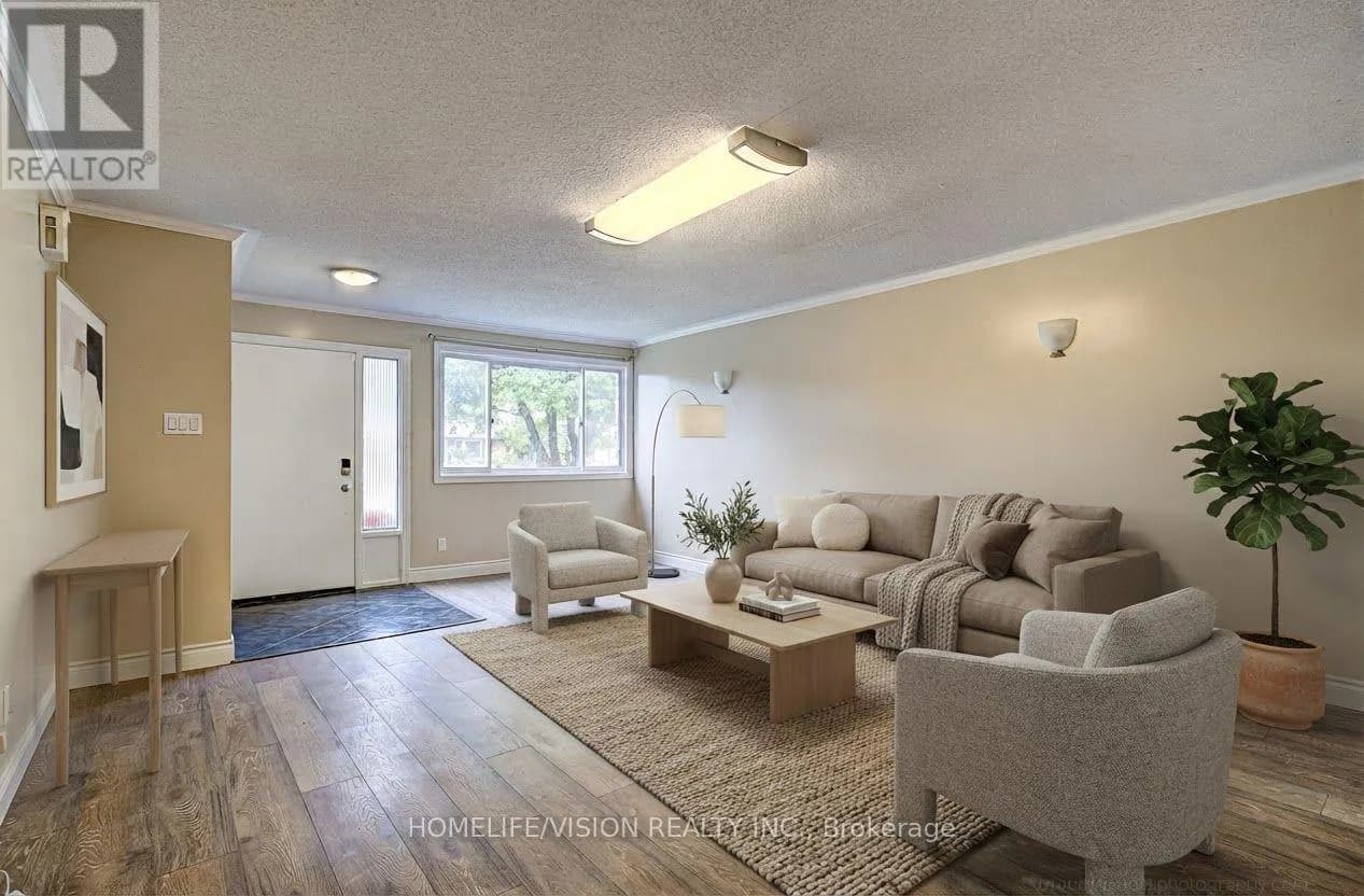 25 RADCLIFFE DRIVE — photo 2 of 39