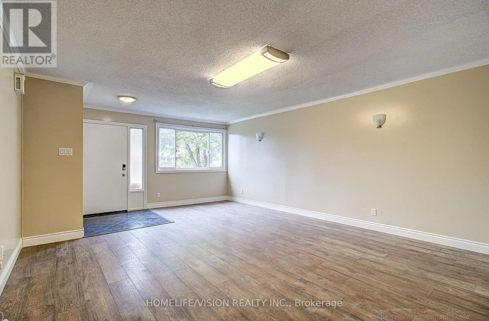 25 RADCLIFFE DRIVE — photo 3 of 39